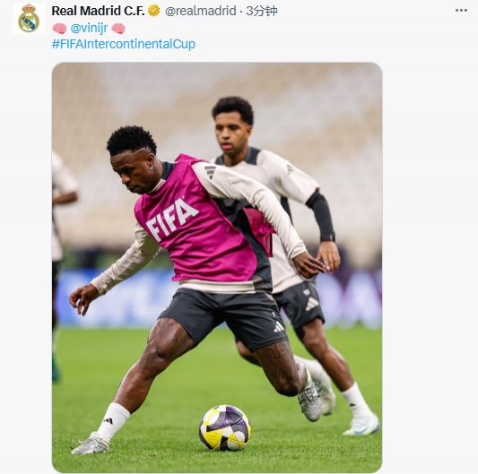  平常心对待？维尼修斯获得FIFA年度最佳球员，皇马晒其训练照