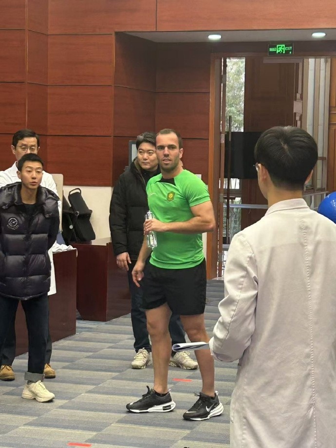  塞鸟：披上国安队服感到非常激动与兴奋 钟意10号但可能选择7号