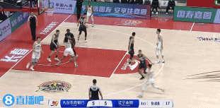  暂停叫得很快！开场5-5后辽宁一波7-0打停吉林