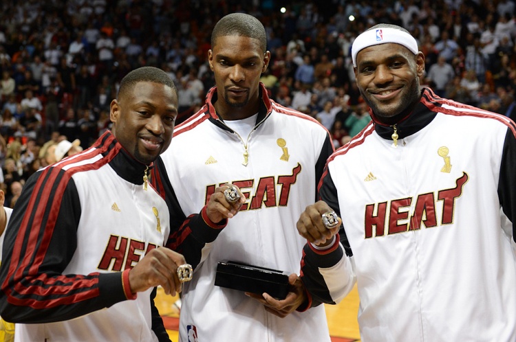  库里毁了NBA？香波特：毁了这一切的人是詹姆斯 他组队抱团