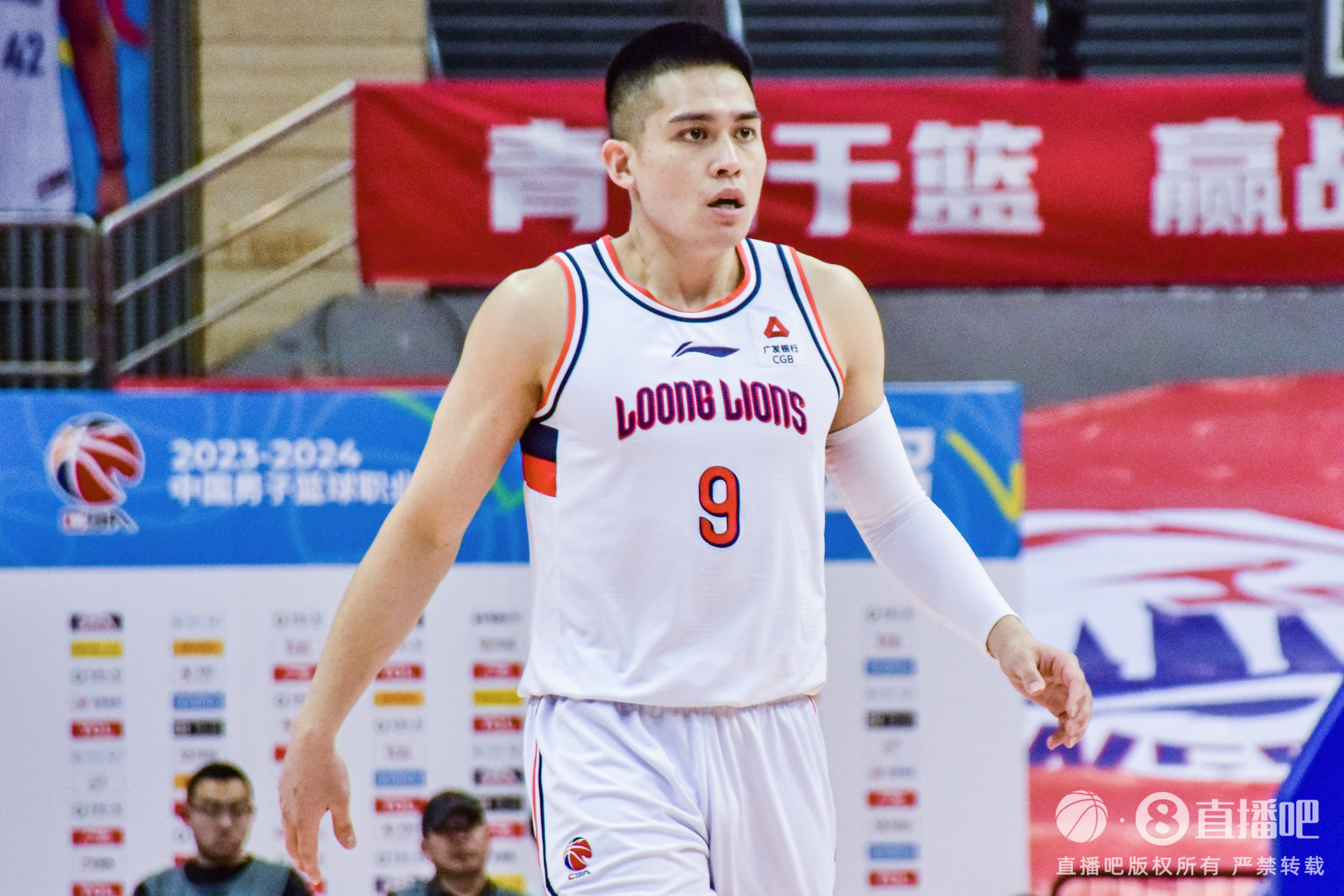  3年前的今天：陈盈骏单场22助攻排CBA历史第2 仅次于李群的28次