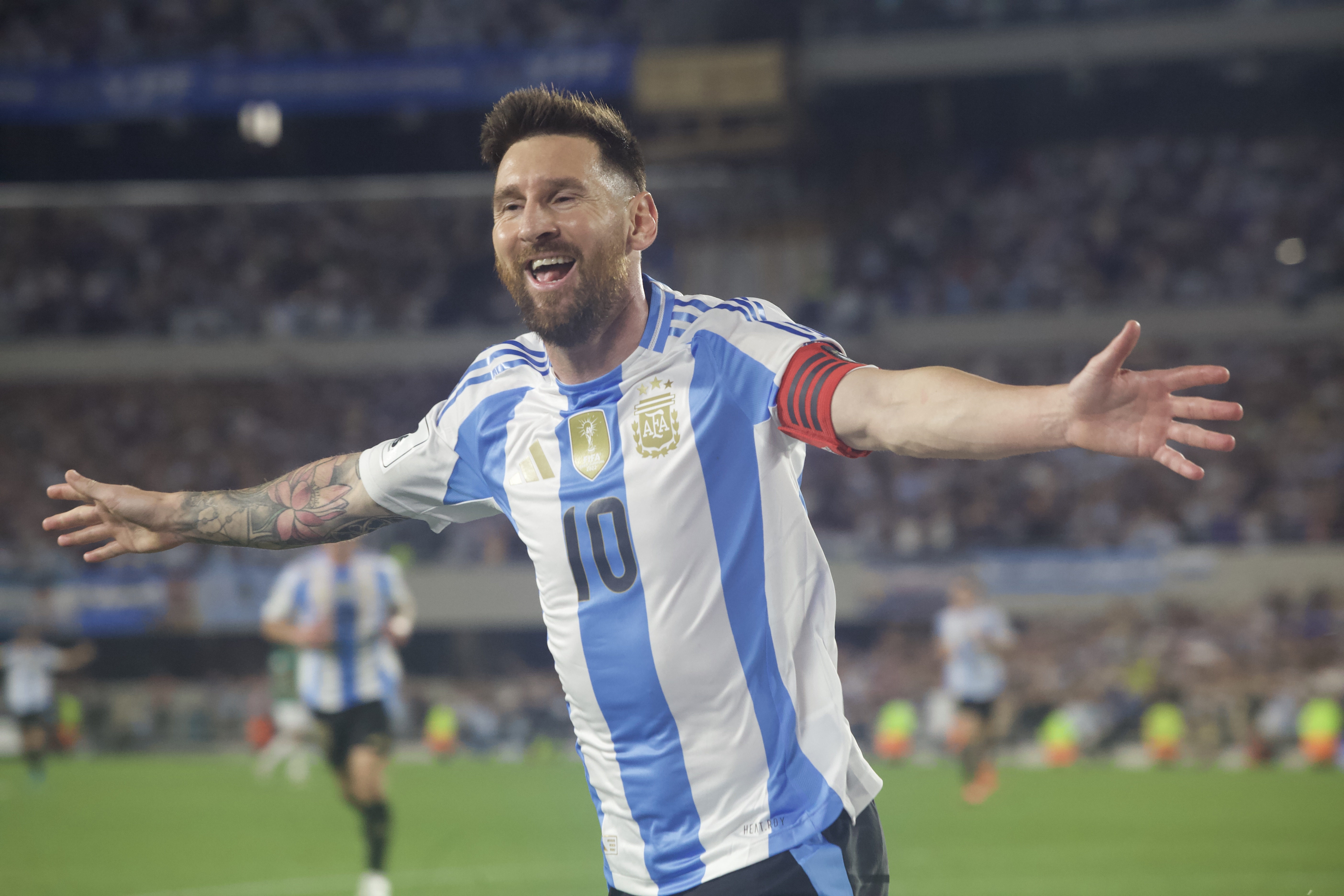  最爱梅西？智利队长比达尔和主帅加雷卡FIFA年度最佳投票都投梅西
