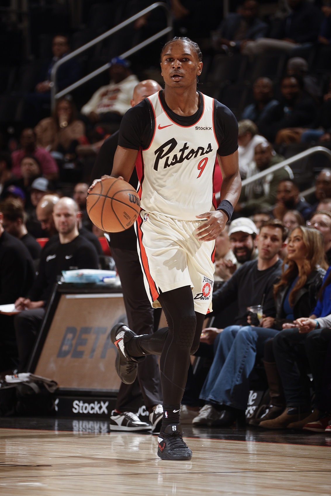  奥萨尔以100%的命中率得到10分10篮板6抢断 NBA历史首人