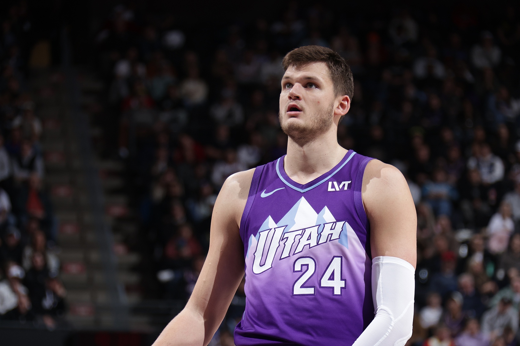  场均两双+2.9帽！爵士拒绝了多份凯斯勒的报价 湖人也对后者有意