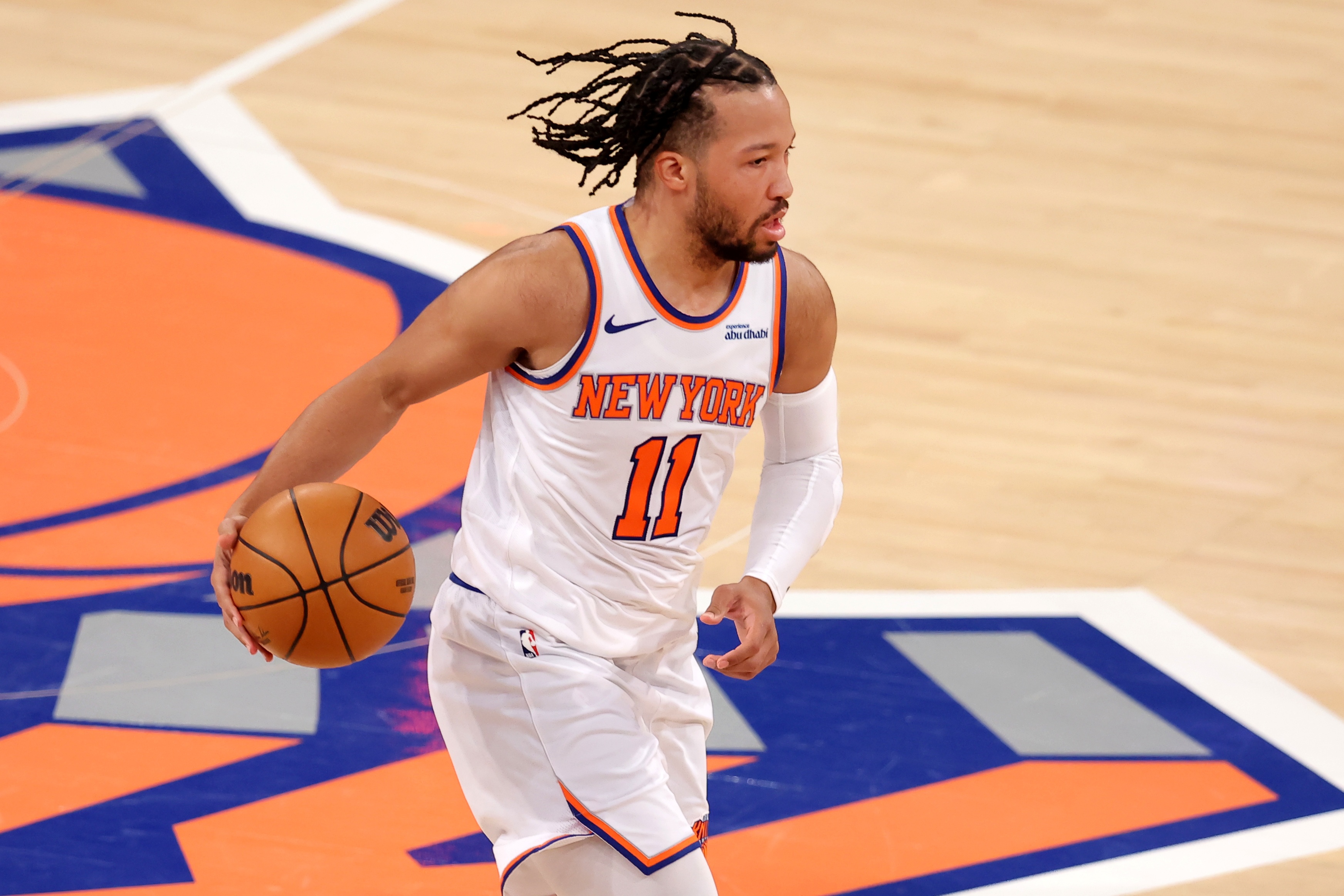  布伦森在赛季前40场砍下1000分300助且失误不足100次 NBA历史首人